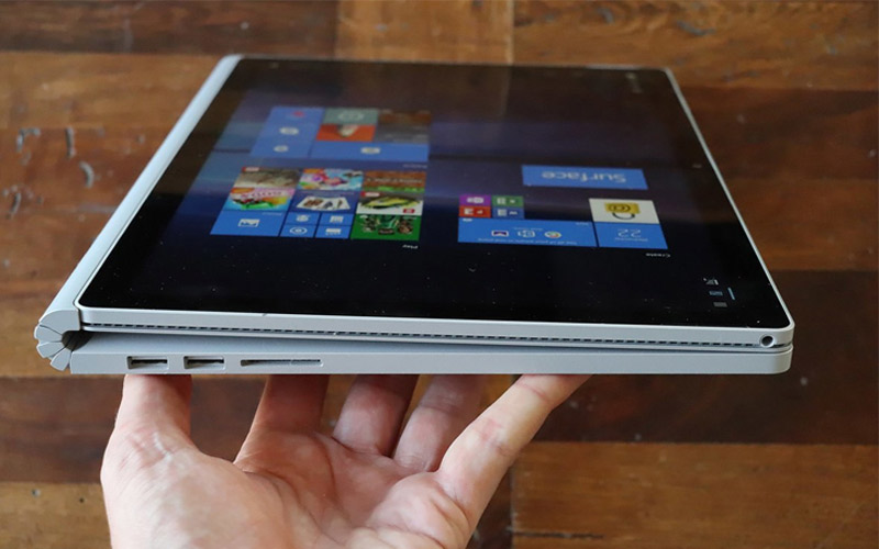 Surface Book có thể tháo rời, xoay thành nhiều hình dạng khác nhau Surface Book có thể tháo rời, xoay thành nhiều hình dạng khác nhau